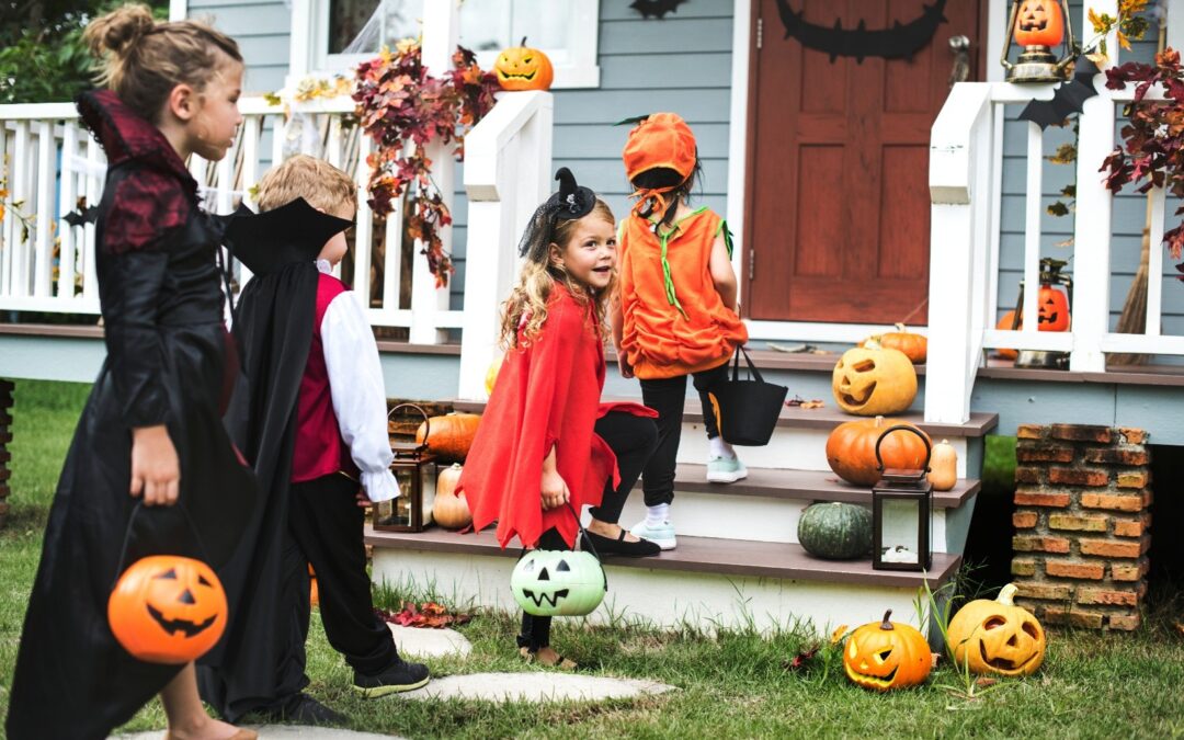 5 Ways Trick-or-Treating Can Build Social Skills for Kids